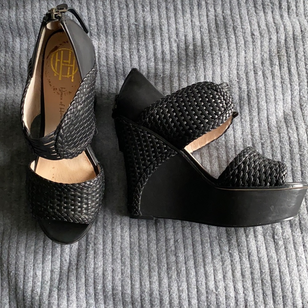 House of Harlow 1960 gorgeous wedge playform